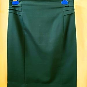 Dark green pencil skirt